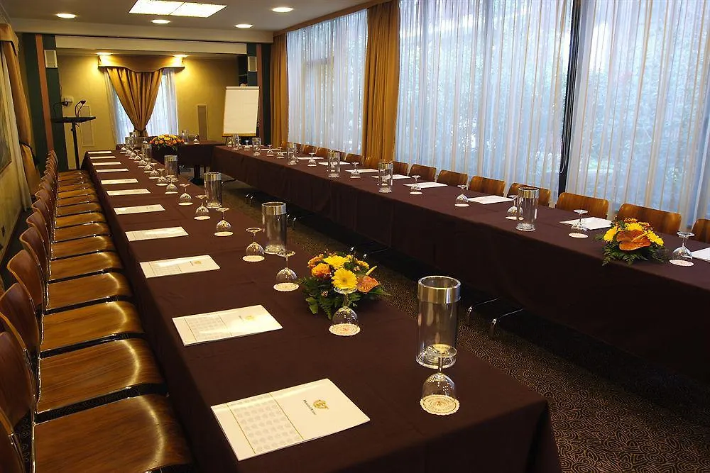 Qc Room Milano Porta Romana Отель Милан