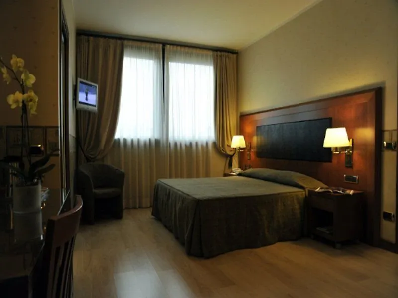 Qc Room Milano Porta Romana Milan